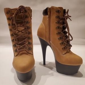 Pleaser USA platform booties size 6 NWT